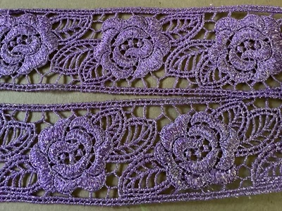 INSERTO DE ENCAJE DE VENZA FLORAL METÁLICO LAVANDA PESADA 7 1/4 YARDAS Foto 1 de 3