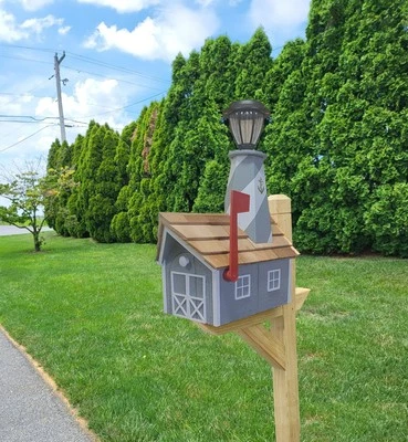 Buzón Amish - Hecho a mano - Con faro solar - Madera - Con agitador de cedro Foto 1 de 4