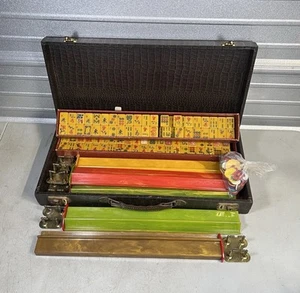 Vintage Mahjong Set 154 Butterscotch Tiles Bakelite 5 Swirl Racks Cardinal - Picture 1 of 17