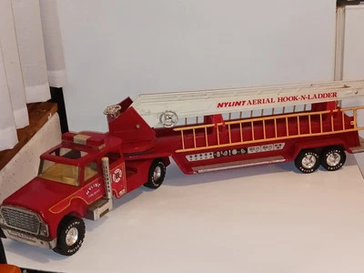 NYLINT Aerial Hook-N-Ladder FIRE TRUCK Fire Dept. No 2 USA 34" Long Works Great  - Image 1 of 4