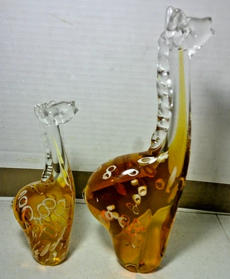2 figuras artísticas de jirafa de vidrio ~ adulto y niño ~ ámbar y color claro ~ 11" y 7,5" Foto 1 de 4