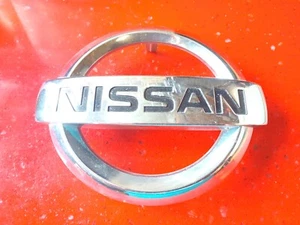 Nissan Front Grille Emblem for Juke 11-17 Sentra 13-19 Versa 12-14 Oem Original - Picture 1 of 3