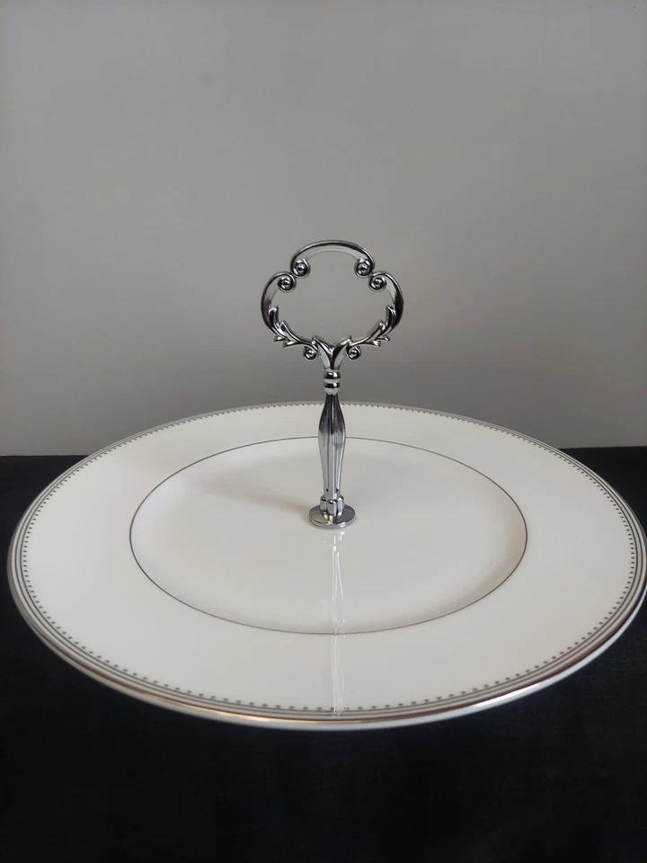 Bandeja de servir Wedgwood com cabo de gorgorão - Imagem 1 de 1