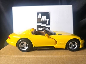 AMT ERTL 199 Dodge Viper RT/10 Dandelion Yellow 1:25 Scale Inv. #4279 - Picture 1 of 4