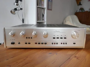 Accuphase E-204 High-End-Vollverstärker in Champagner - Bild 1 von 14