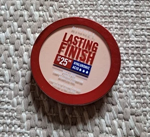 Rimmel Lasting Finish Matte Finish Compact Powder Foundation SPF20 - 001 (7g) - Bild 1 von 2