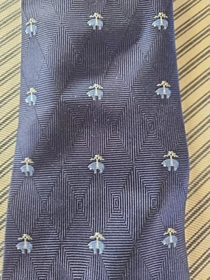 NWT Brooks Brothers Golden Fleece Logo Navy Blue Houndstooth Pattern Silk Tie - Image 1 of 3