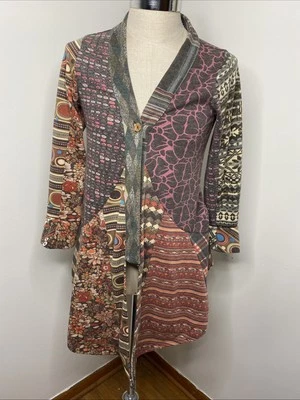 Cárdigan para mujer Sacred Threads M frente abierto boho artístico estampado mixto asimétrico Foto 1 de 4