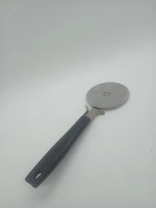 Cortador de pizza Ekco hoja de rueda de acero inoxidable mango negro vintage hecho en EE. UU. - Imagen 1 de 8