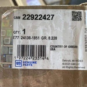 2015-2020 Suburban, Tahoe, Yukon, Escalade OEM RIGHT Running Board Molding - Picture 1 of 4