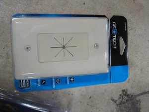 CE TECH FLEXIBLE OPENING CABLE WALL PLATE 5028-LA - Picture 1 of 2