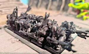 FW x10Infernal Guard Fire glaives Chaos Dwarfs Legion Of Azgorh Old World LOT C6 - Imagen 1 de 3