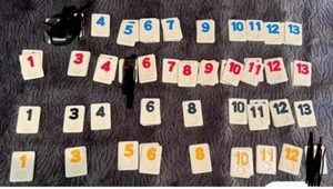 Juego Cardinal Rummy-O Rummikub PIEZA DE REPUESTO~ELIGE 1 NÚMERO/COLOR AZULEJO*Piezas - Imagen 1 de 14