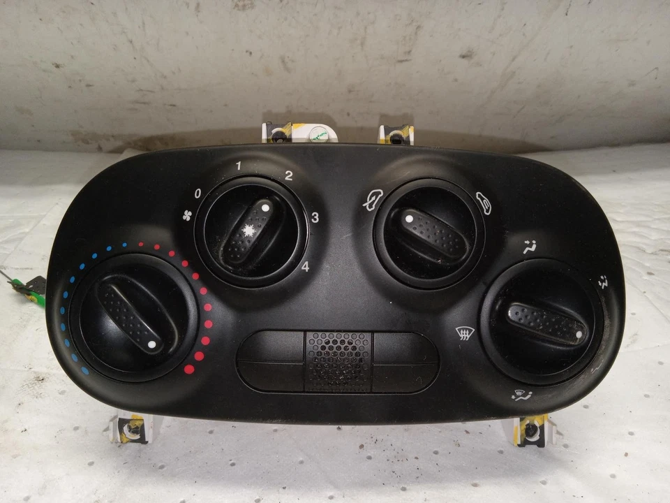 FIAT FIAT 500 Heat/AC Controller (2 Dr), gasoline, manual temperature control,  - Imagem 1 de 2