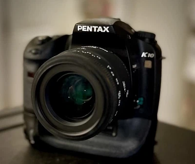 Pentax K-10 10MP Digital SLR DLSR Camera Complete SIGMA EX 50mm Lens * Body Grip - Image 1 of 4
