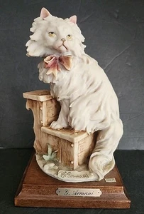 Authentic Giuseppe ARMANI Cat With Bow On Steps Figurine Made In Italy 7.5” High - Picture 1 of 20