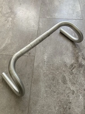 Manillar Nitto Grand Randonneur Drop Road 135 420 42CM 25,4 plateado Foto 1 de 4