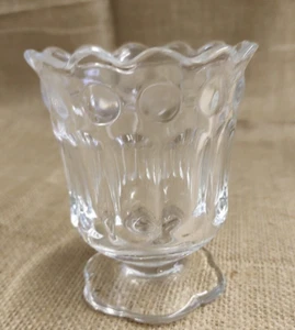 CRYSTAL /GLASS PEDESTAL VASE WITH SAWTOOTH TOP EDGE WITH SCALLOPED BOTTOM - Picture 1 of 9