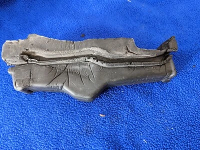 奥迪 A6 前右乘客侧挡泥板绝缘垫密封原始设备制造商 2012 - 2017 💎 — 第 1/4 张图片