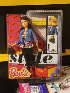 NEW! 2014 BARBIE STYLE Raquelle ROOTED EYELASHES FLATS TO HEELS ARTICULATED DOLL - Picture 1 of 3
