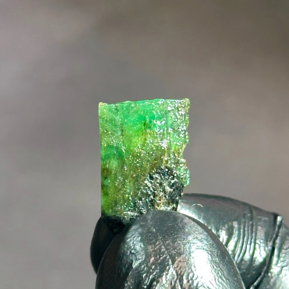 5.9Cts Natural Zambian Green Emerald Earth Mined Uncut Rough Raw Loose Gemstone - Image 1 of 4