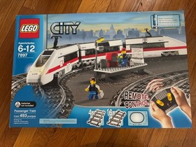 LEGO CITY: Passenger Train (7897)