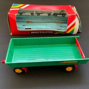 Remolque de colección Britains Farm 9558 8 ruedas verde en caja 1980 modelo de juguete de metal - Imagen 1 de 10