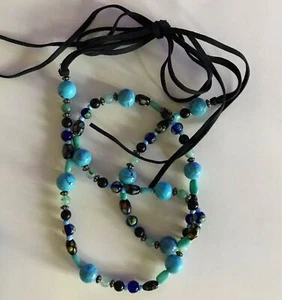 Collar único de cuentas de vidrio y millefiori largo ajustable con lazo trasero - Imagen 1 de 5