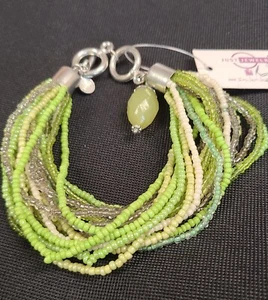 Hermoso Disfraz Moda Multi Hilo Cuentas Verde Boho Pulsera Hecho a Mano 9" - Imagen 1 de 9