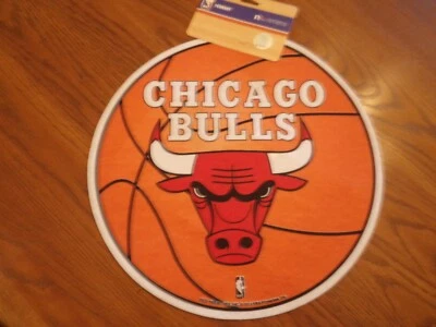 CHICAGO BULLS Die Cut Red Felt Basketball Pennant Sign NWT Size 16" x 13" $20 - Image 1 of 4