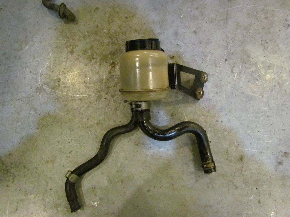 2003 Infiniti G35 Coupe Power Steering Fluid Reservoir  — 第 1/1 张图片