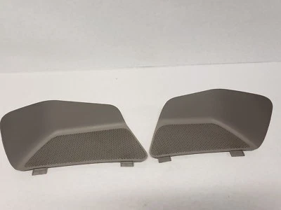 Cubiertas de altavoces Mazda CX7 2007 Foto 1 de 2