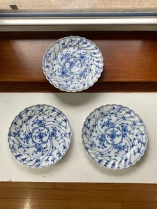 Three 8 1/2 in Dinner Plates Royal Tettau Cobalt Blue Strawflower Perfect Cond - Picture 1 of 5
