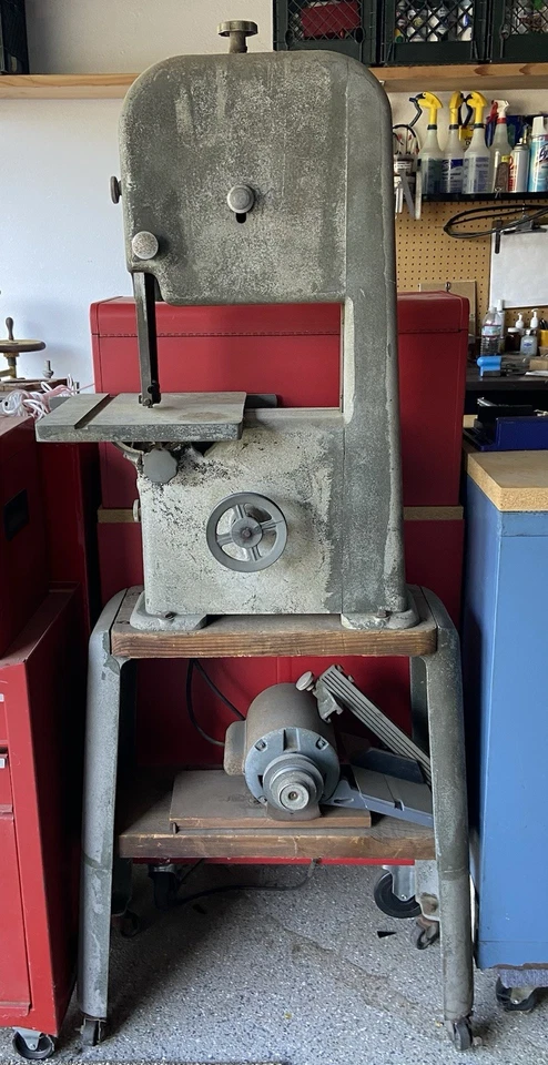 Sierra de cinta Delta Rockwell Shopmaster con amoladora de banco. Foto 1 de 3