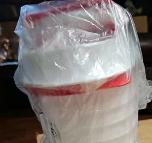 TUPPERWARE Burgerpresse SUPER SET mit 4 Behältern 5" 1 rote Dichtung 1 Presse 1 Ring  - Bild 1 von 4