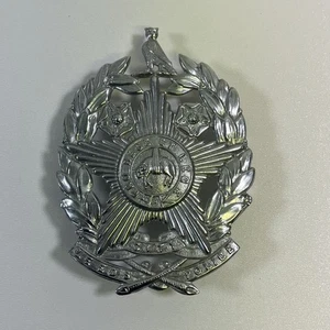 Placa de casco de policía de la ciudad británica de Leeds obsoleta - Imagen 1 de 4
