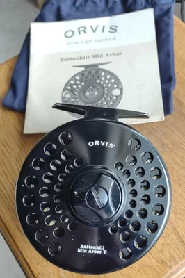 ORVIS Battenkill Mid Arbor V Fly Fishing Reel-w/Line, Booklet & cloth Pouch-XLNT - Image 1 of 4