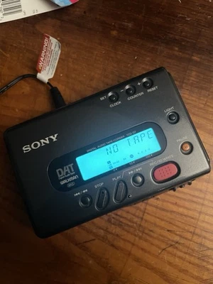 Sony TCD-D7 Walkman DAT Recorder Digital Audio Tape - Parts / Repair  Sold As IS - Image 1 of 4