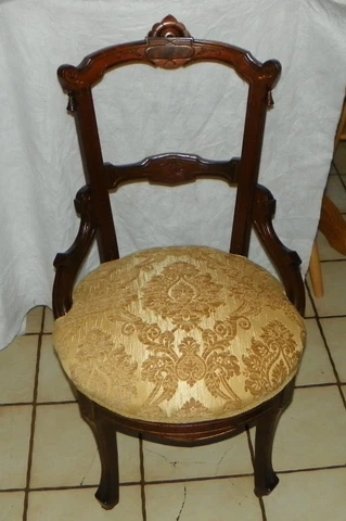 Walnut Carved John Jelliff Side  chair / Parlor Chair  (SC175) Cover