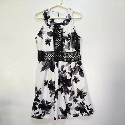 Vestido floral preto e branco Amy Byer feminino tamanho 7 - Imagem 1 de 4