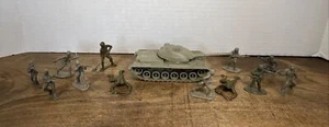 Lot of 12 Army Men With Tank -  Toy Soldiers Vintage Estate Sale Find - Picture 1 of 16