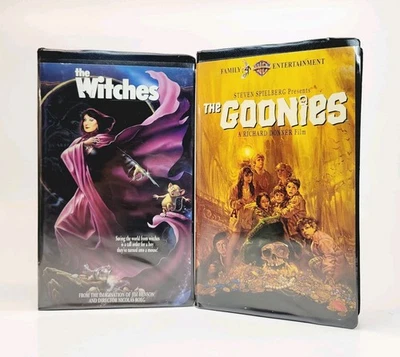 The Goonies & The Witches (VHS, 1997, Clamshells) VGC Tested Warner Home Video  Foto 1 de 4