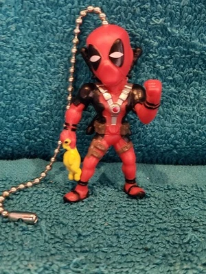 Deadpool Holding Chicken Light Pull o Fan Pull - Deadpool Foto 1 de 2