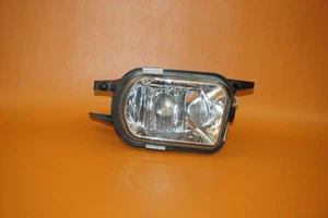 MERCEDES BENZ CLK350 FOG LIGHT RIGHT 2003 2004 2005 2006 CLK350 C320 2038201256 - Picture 1 of 7