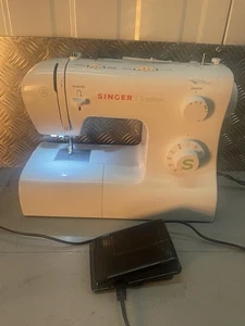 Pedale velocità pedale macchina da cucire Singer 2273 tradizionale domestico facile da usare - Foto 1 di 7