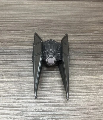 Kylo Ren Tie Sillencer Fighter Star Wars Die-Cast y plástico nave espacial juguete Foto 1 de 4