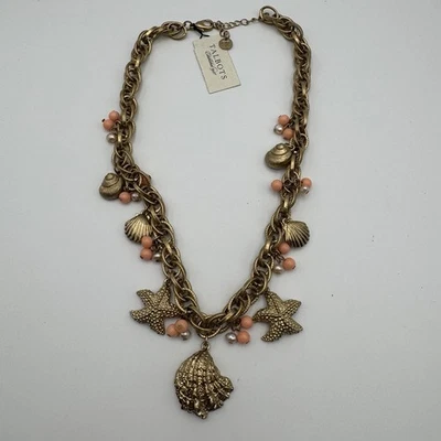 "Collar Talbots tono dorado con dije estrella de mar cuentas de coral 18-20""" Foto 1 de 4