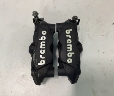 17-24 Suzuki GSXR 1000 FRONT RIGHT AND LEFT BREMBO BLACK BRAKE CALIPERS PADS - Image 1 of 2