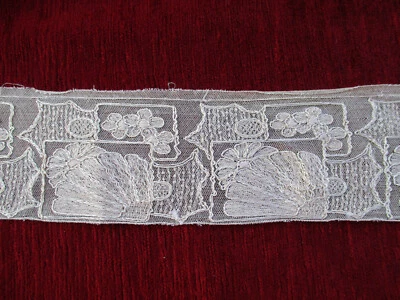 Volant plat dentelle ancienne 1925 tulle brodé 2,25 m x 6,5 cm - Photo 1/4