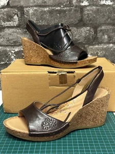 Cuñas de corcho marrón oscuro Clarks para damas con detalle de flores - UK 4 D / EU 37 BNWB - Imagen 1 de 20